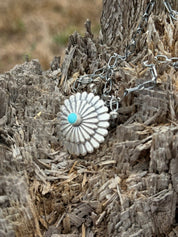 The Blooming Conch Paperclip Chain Necklace