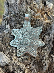 The Petal Turquoise Pendant