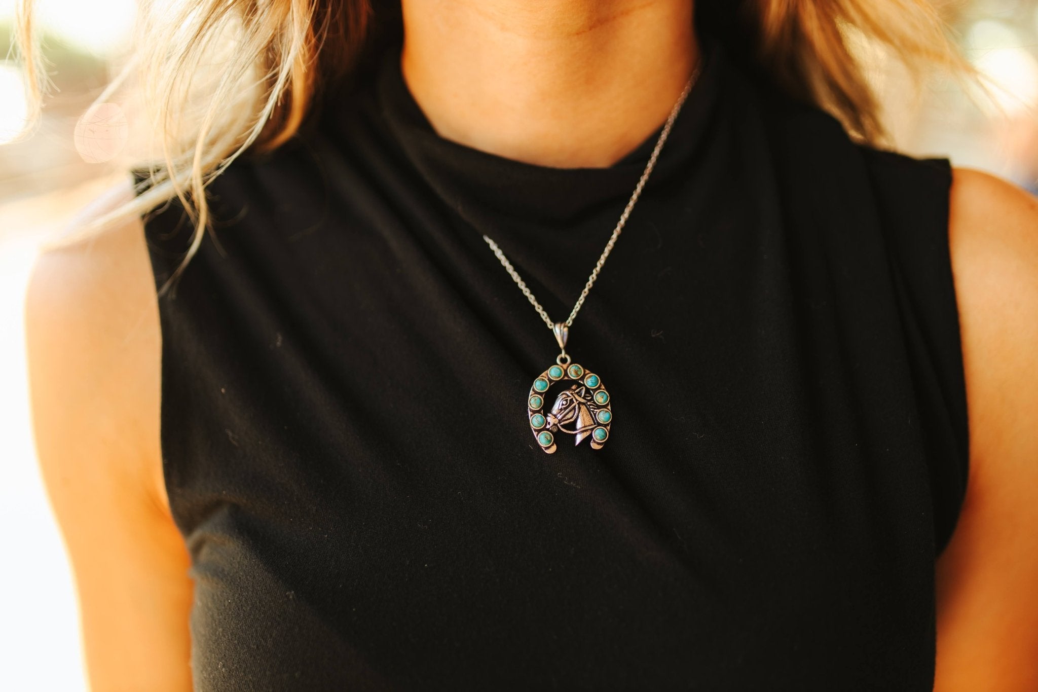 Turquoise Horse Shoe Chain NecklaceTurquoiseOS