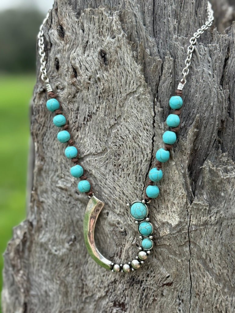 Turquoise Stone Horse Shoe Pendant Necklace