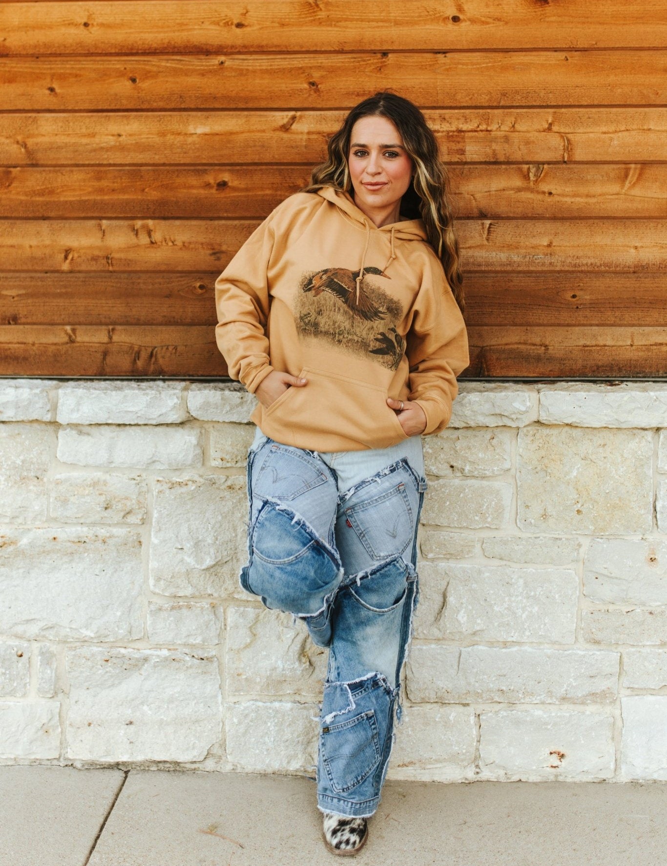 Vintage Duck Graphic HoodieOld GoldS