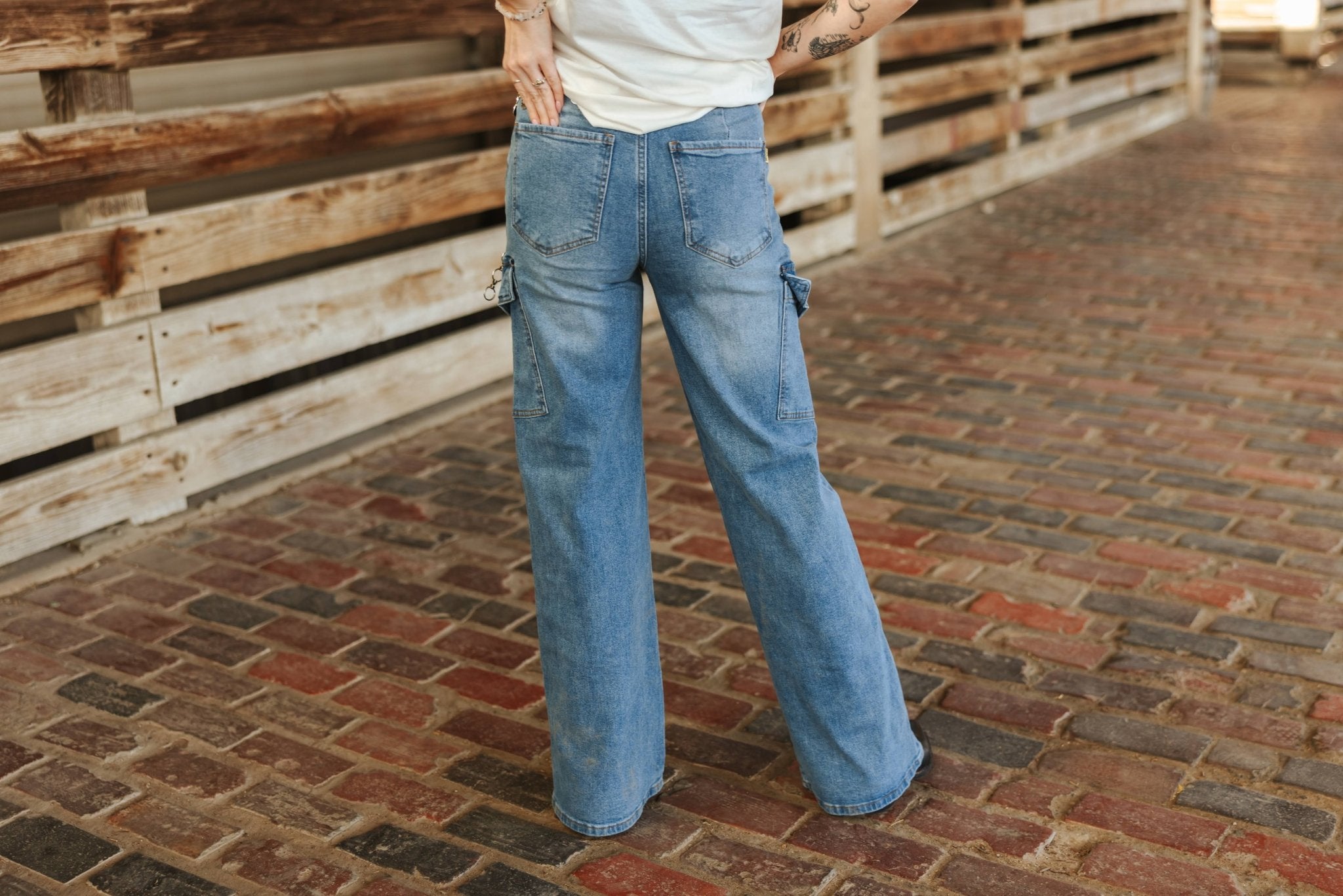Wide Leg Cargo Jeans1