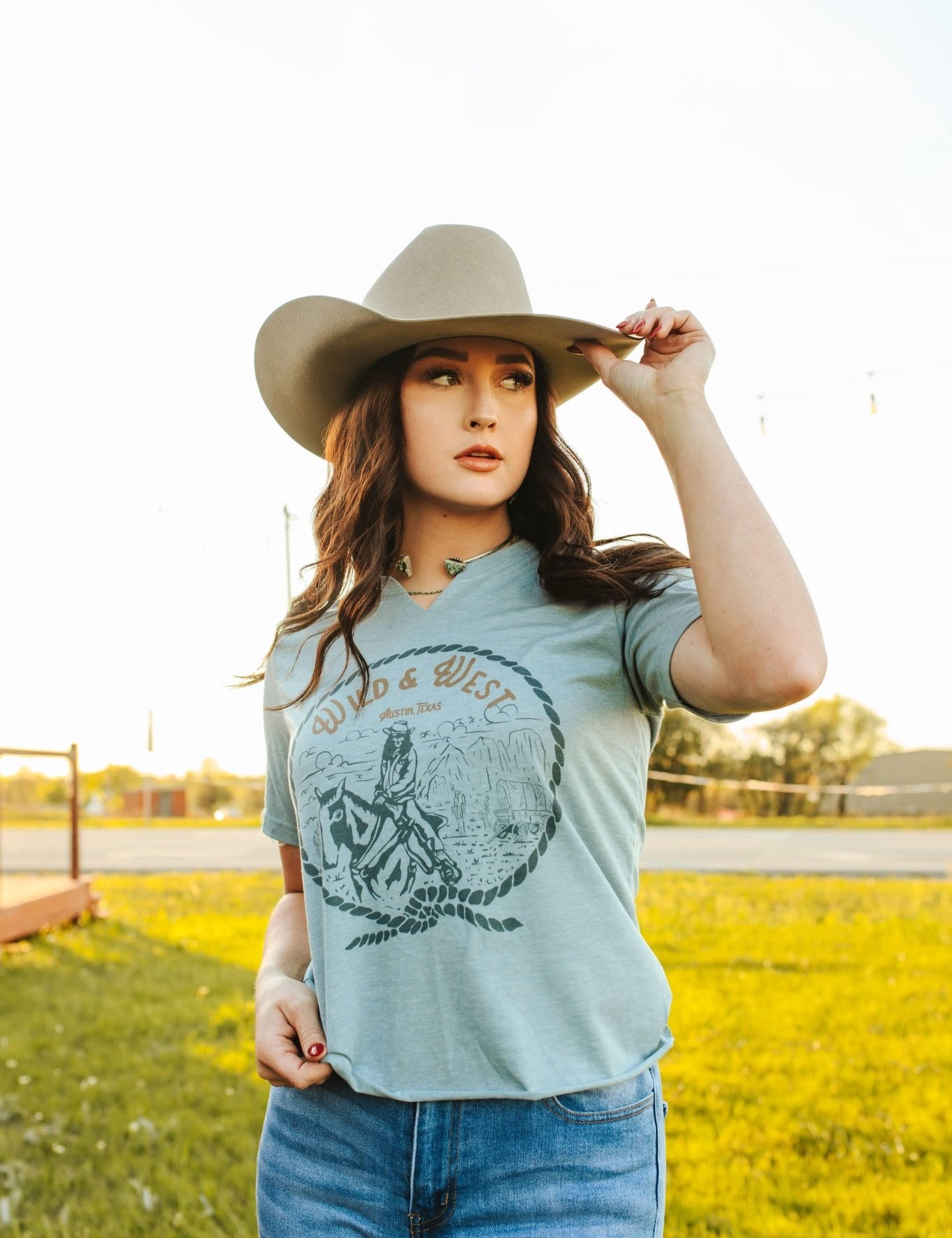 Wild & West Raw Cut Hem and V-neck Graphic TeeDenimS
