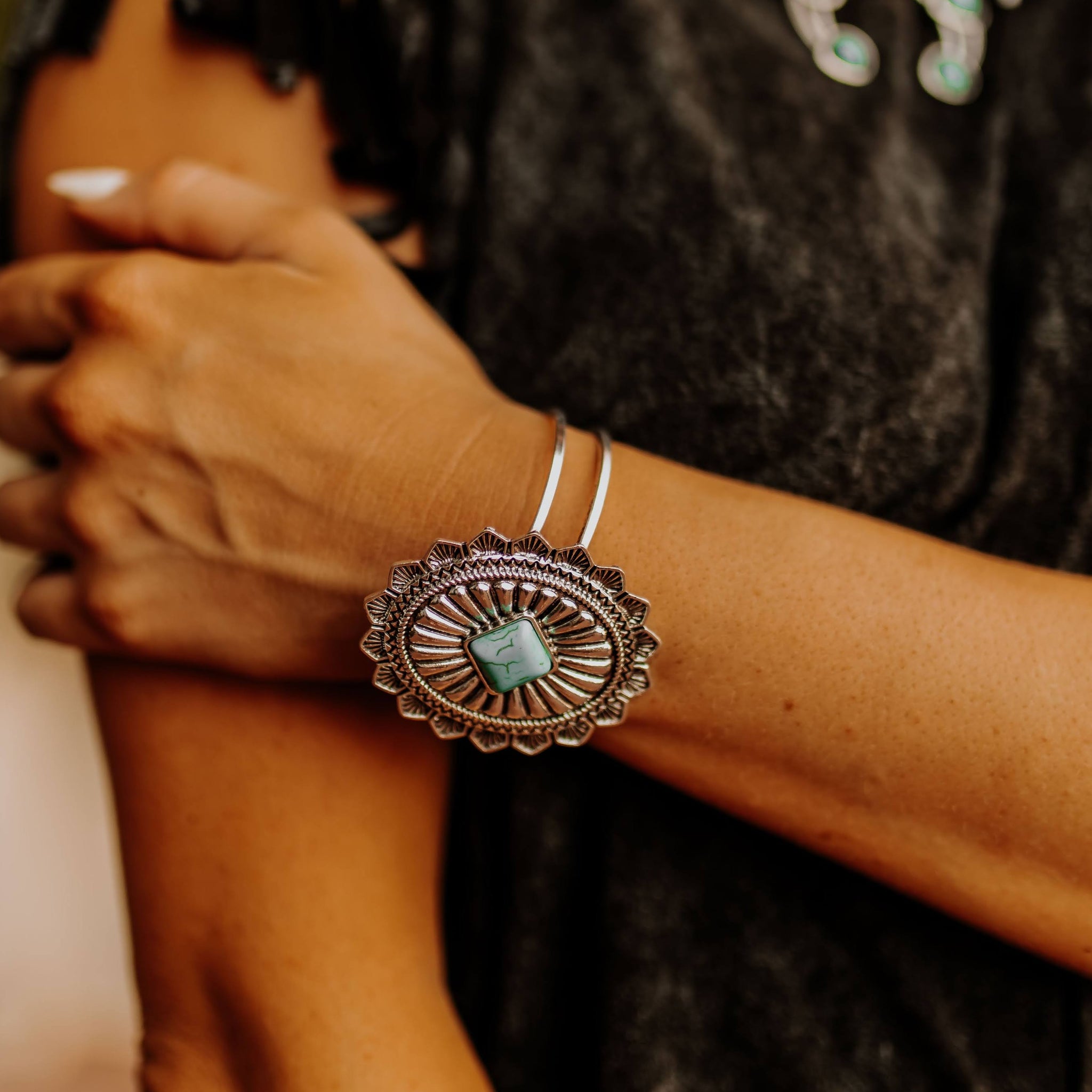 Silvertone Turquoise Concho Hinge Bracelet