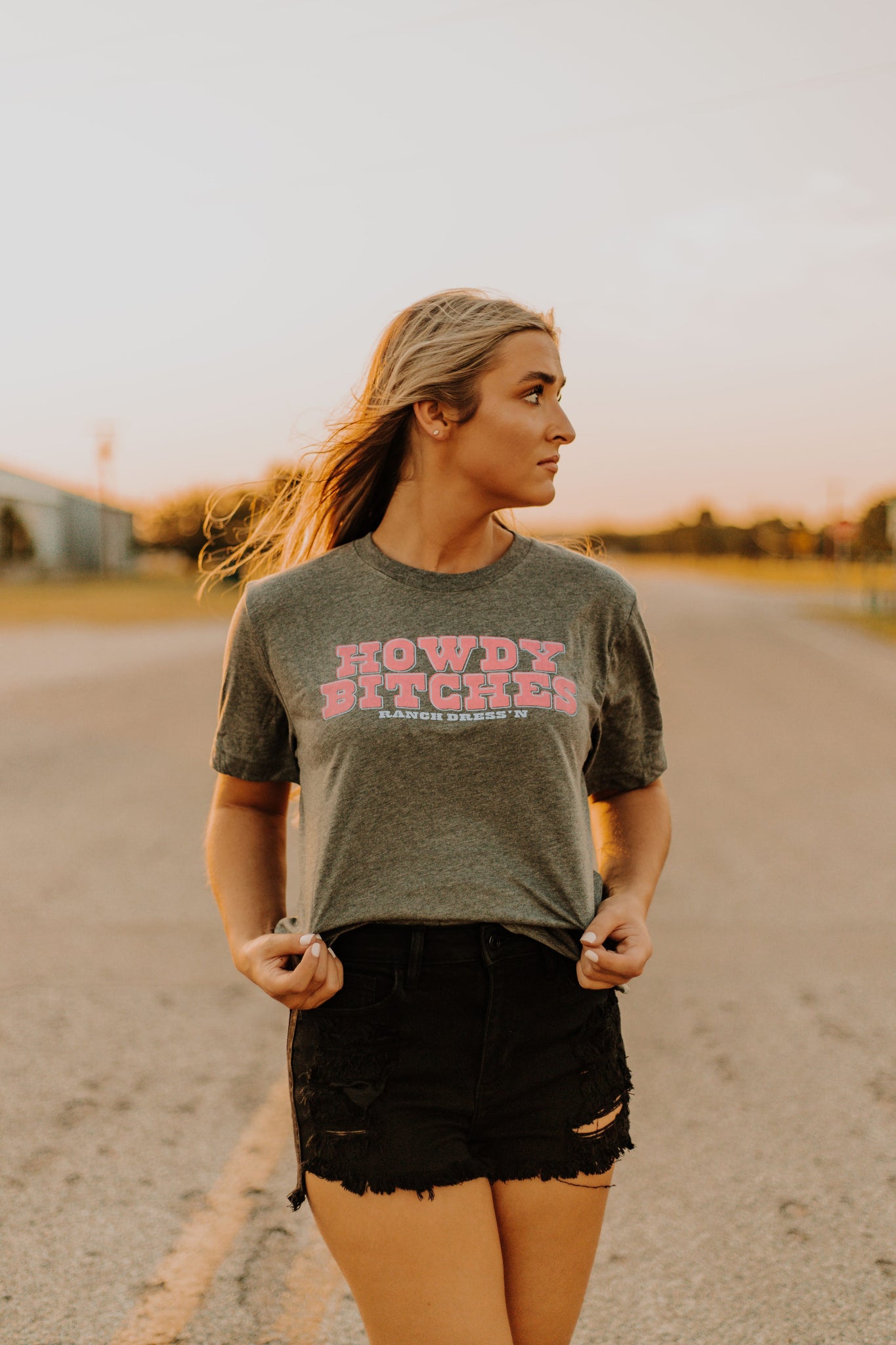 Howdy Bitches Graphic Tee