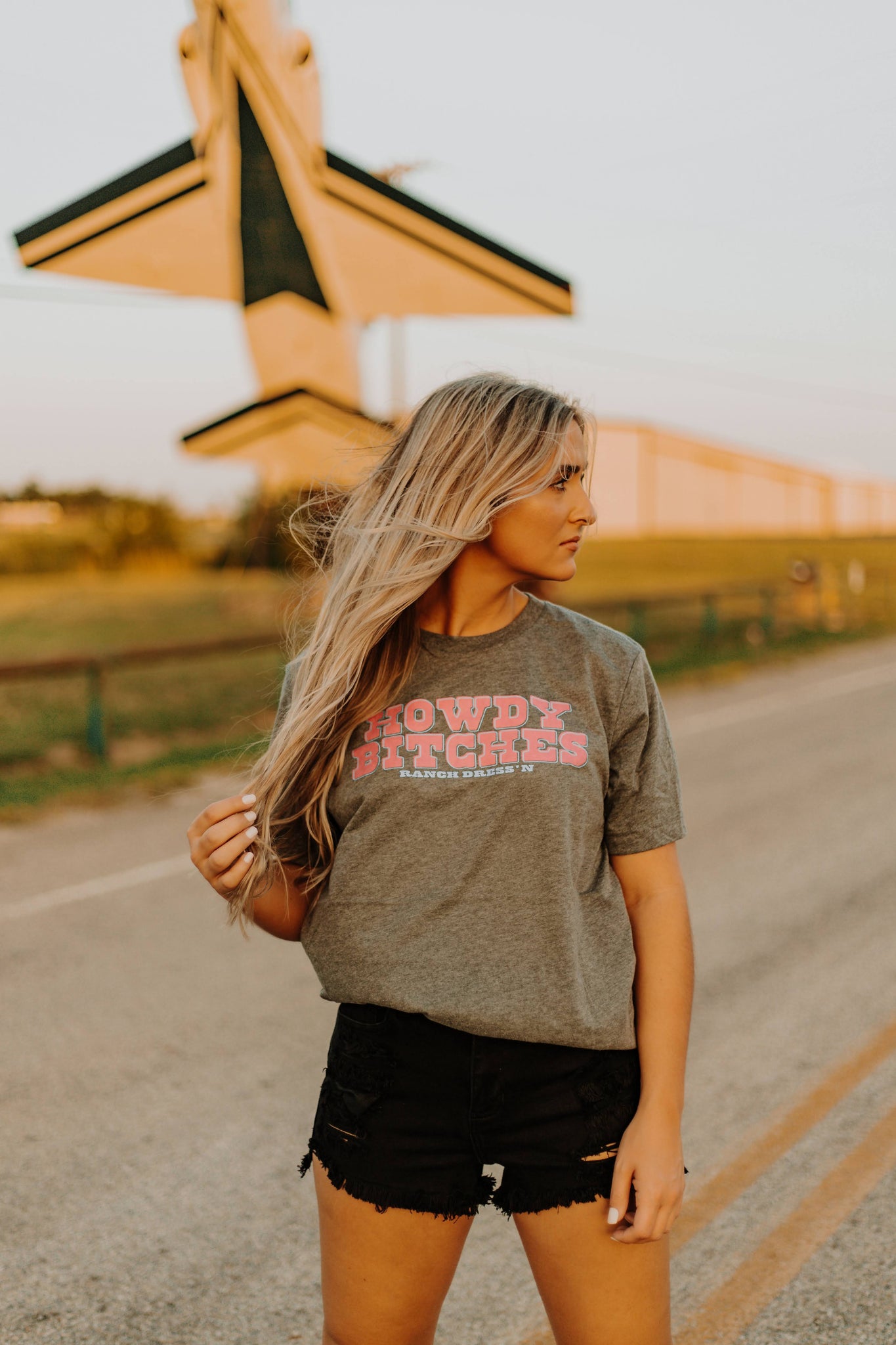 Howdy Bitches Graphic Tee