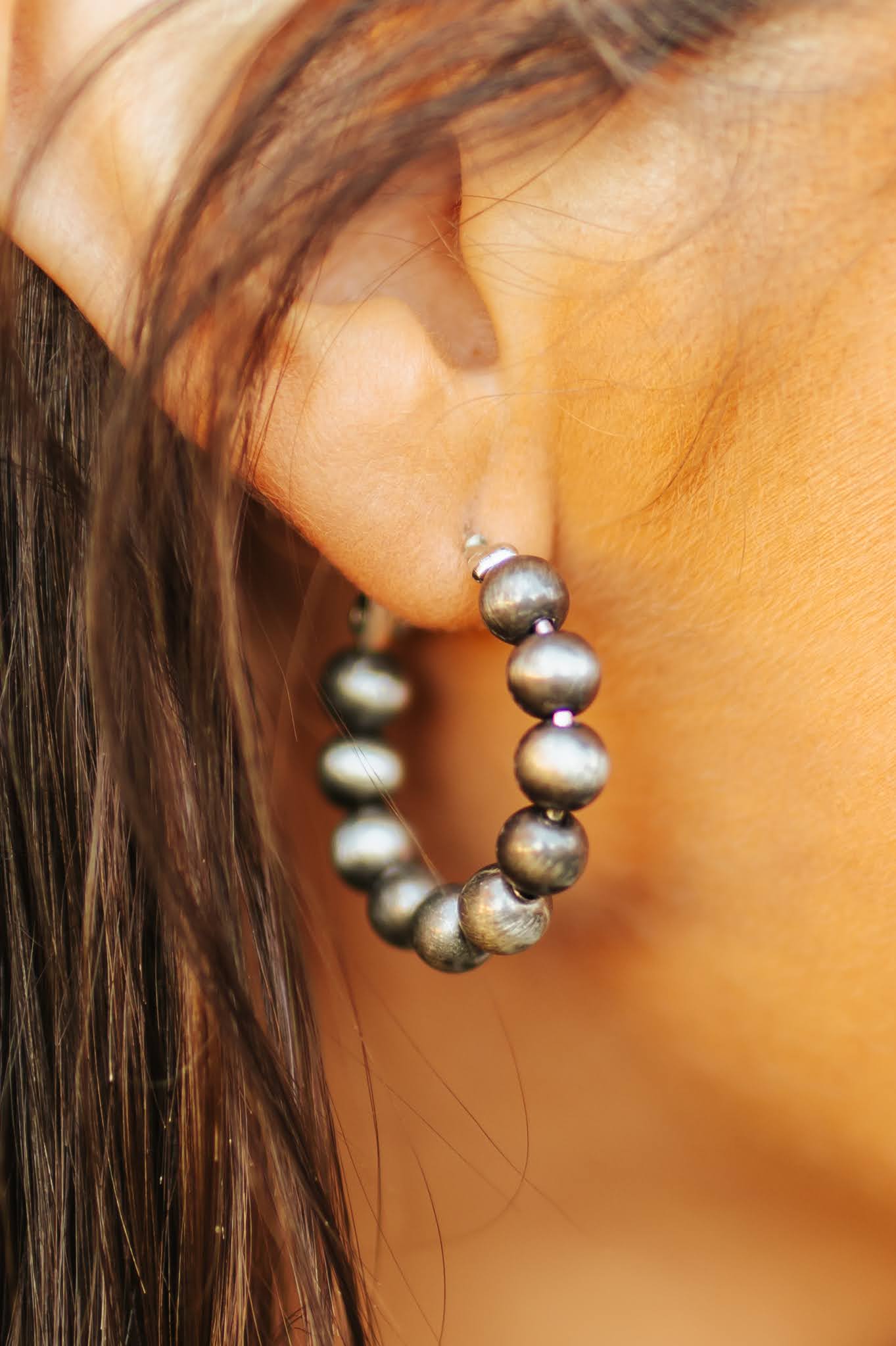 Navajo Pearl Round Hoop EarringsSilverOS