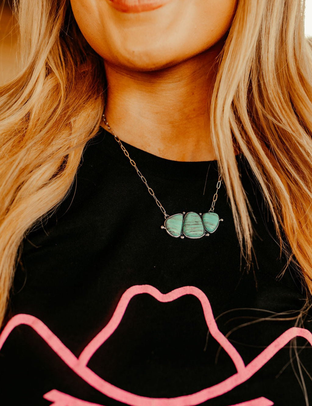 Trio Stone Turquoise Chunk Bar NecklaceTurquoiseOS