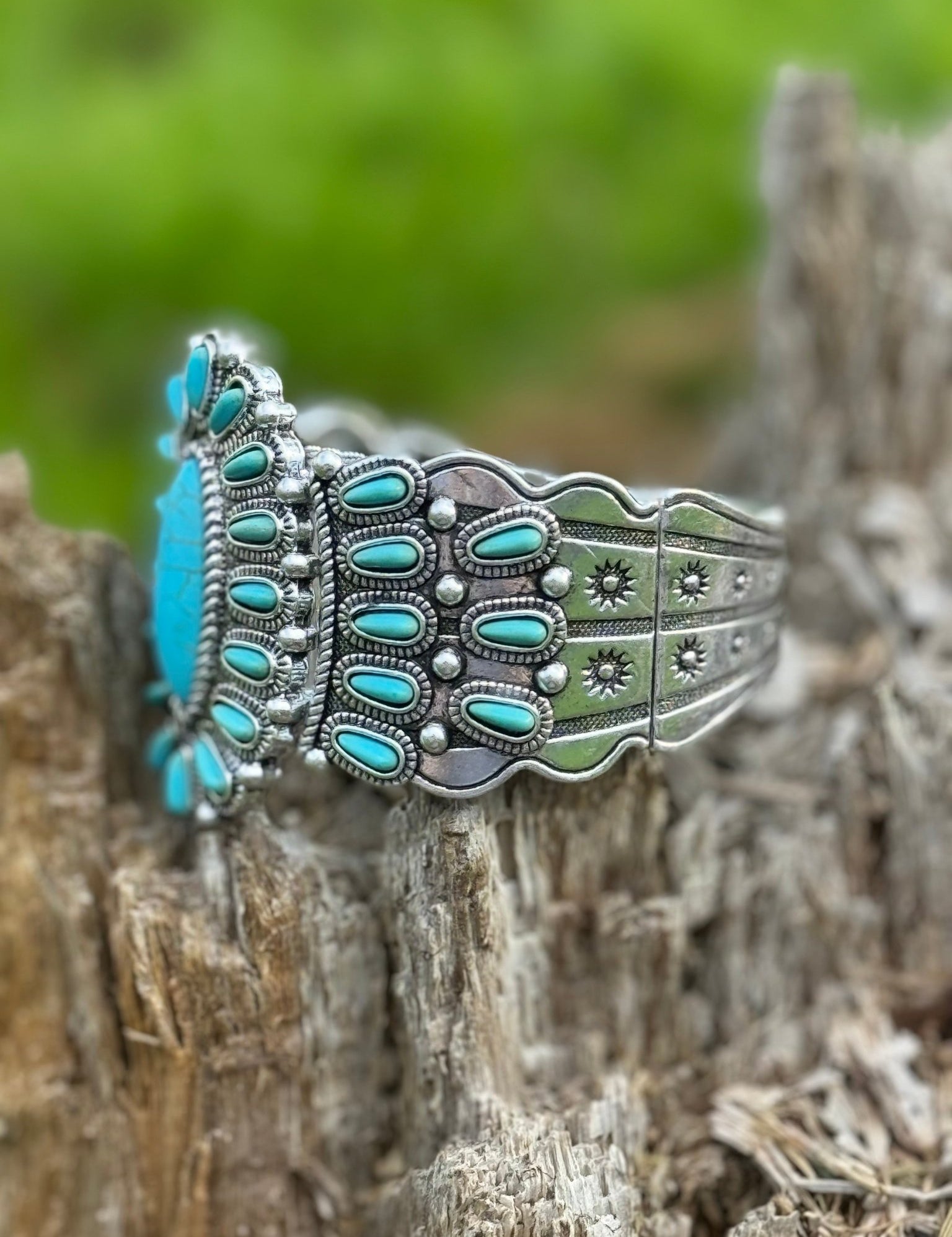 Turquoise Oval Cluster Stretch BraceletTurquoiseOS