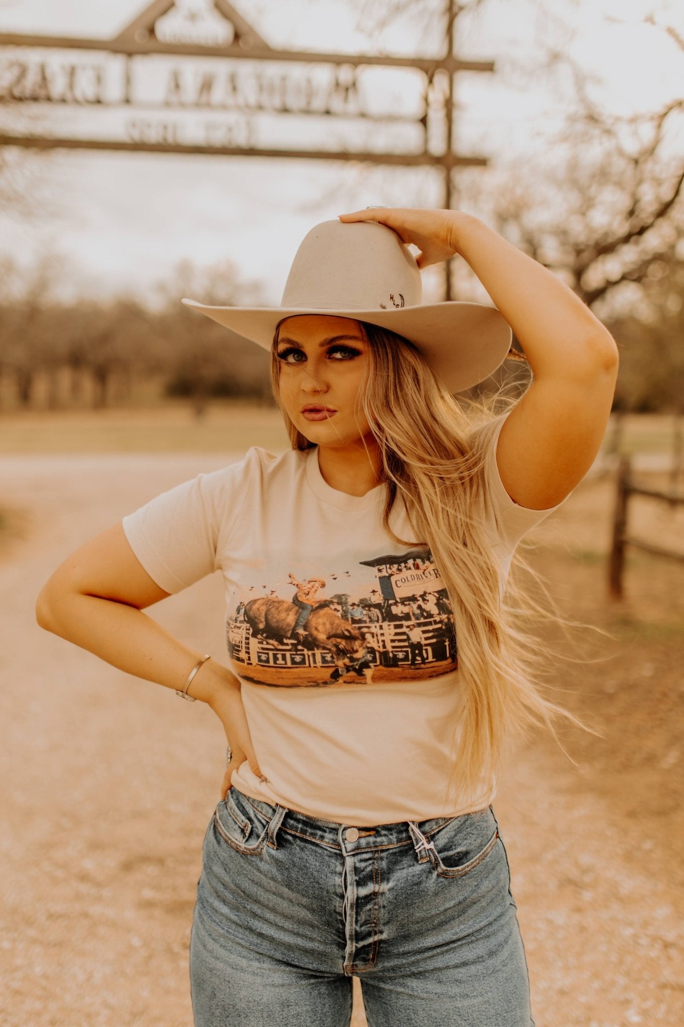 Vintage Rodeo Bull Graphic TeeCreamS