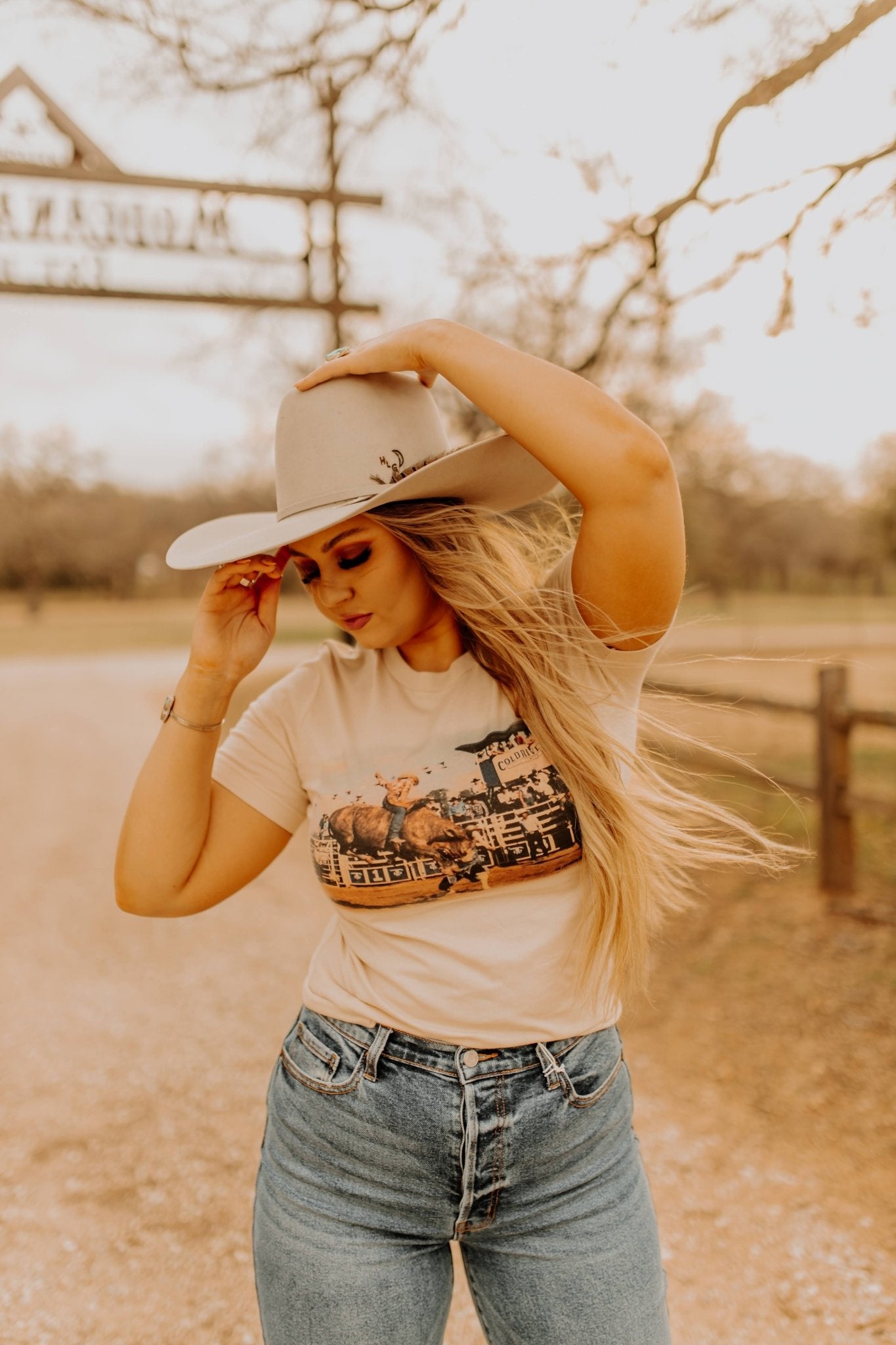 Vintage Rodeo Bull Graphic TeeCreamS