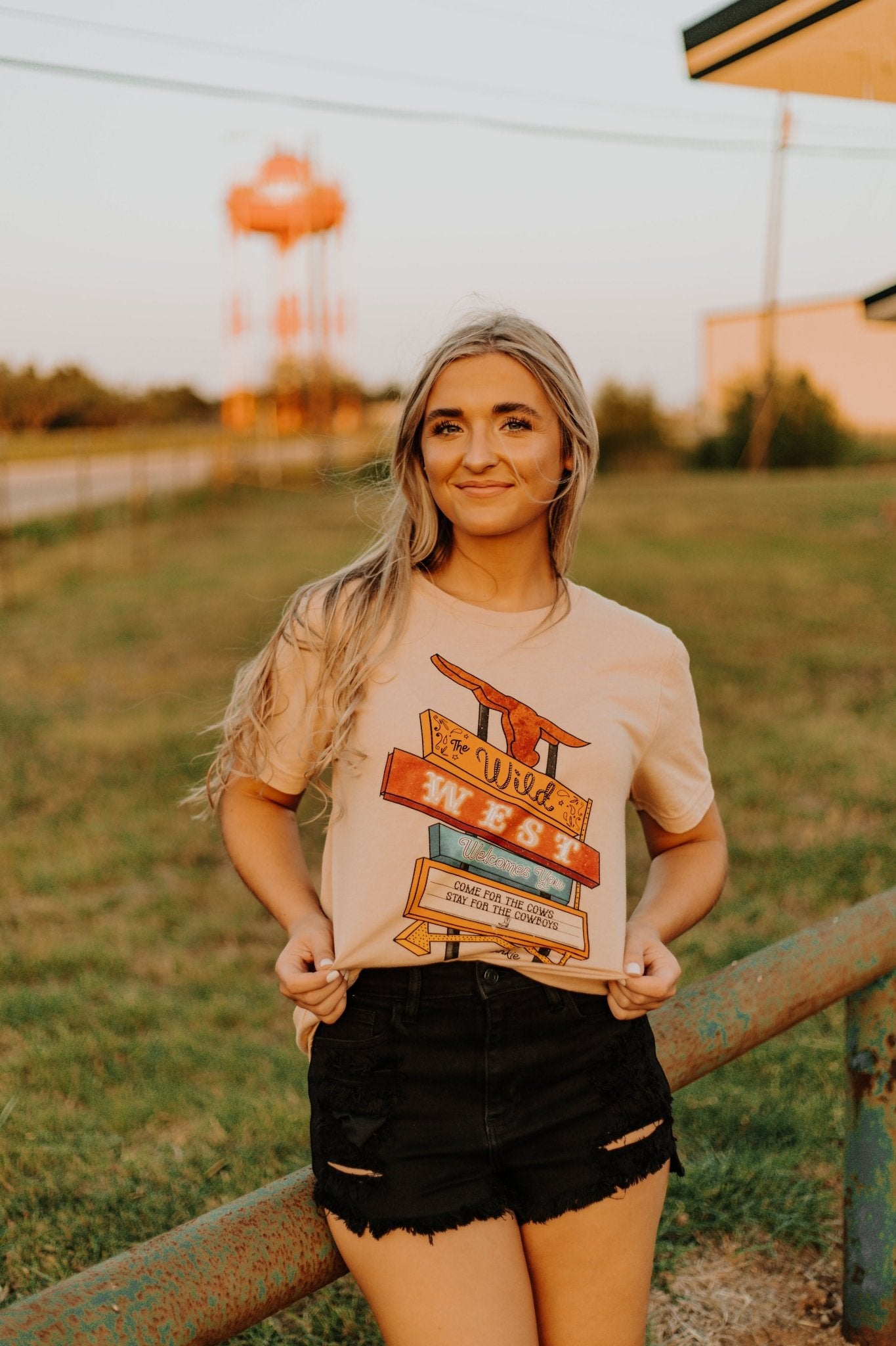 Wild West Welcomes You Marquee Graphic T-shirtSand DuneS